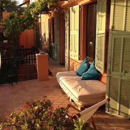 Prázdninový dům Maison Avec Jardin Et Terrasses *